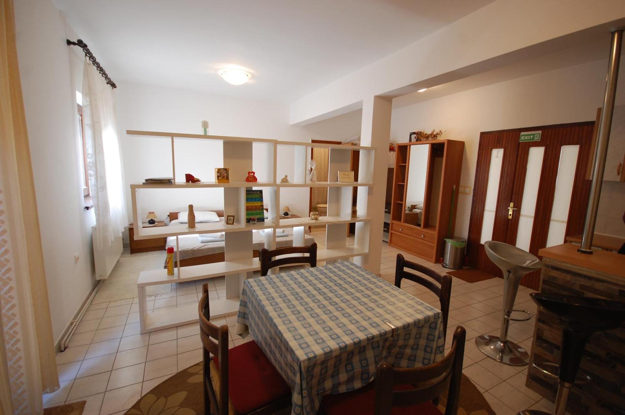 Apartments Snjezana By El-Pi Tours Njivice Eksteriør billede