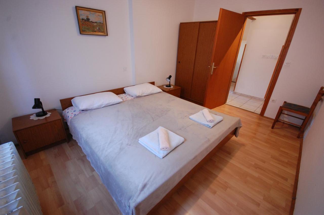 Apartments Snjezana By El-Pi Tours Njivice Eksteriør billede